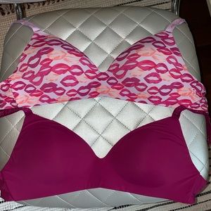 Victoria’s Secret Set wireless bras